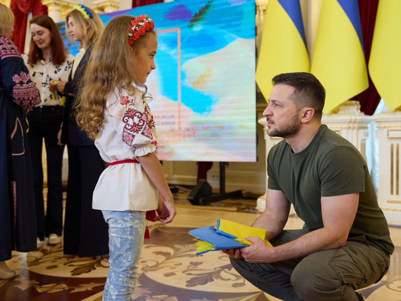 Володимир та Олена Зеленські взяли участь у церемонії відзначення учасників акції «Діти-рятувальники – герої війни»
