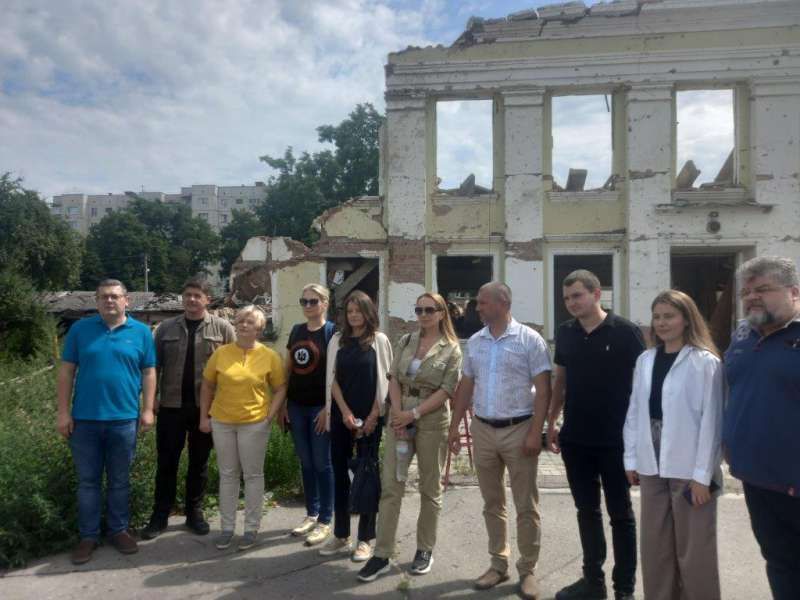 Парламентаріям розповіли про місцеві проблеми