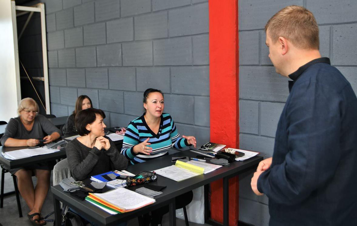 Запрацював центр підготовки операторів швейного обладнання