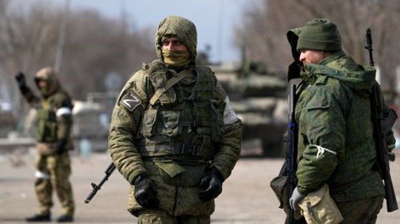 «русскій мір»  з лещат не відпускає