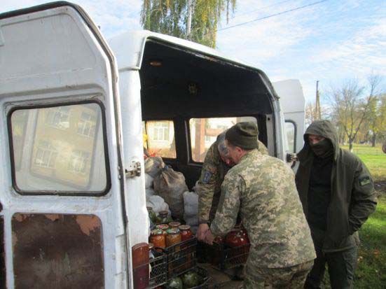Волонтери в кожній хаті