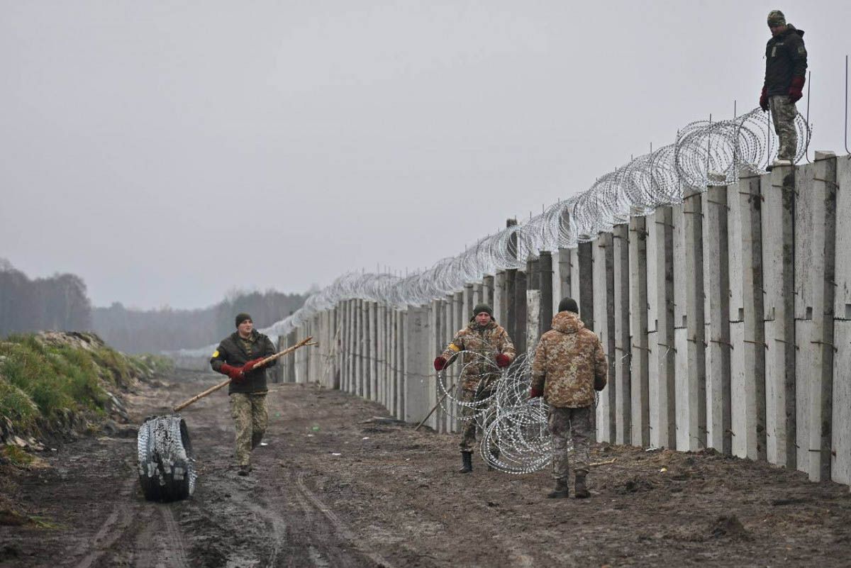 Волинська стіна