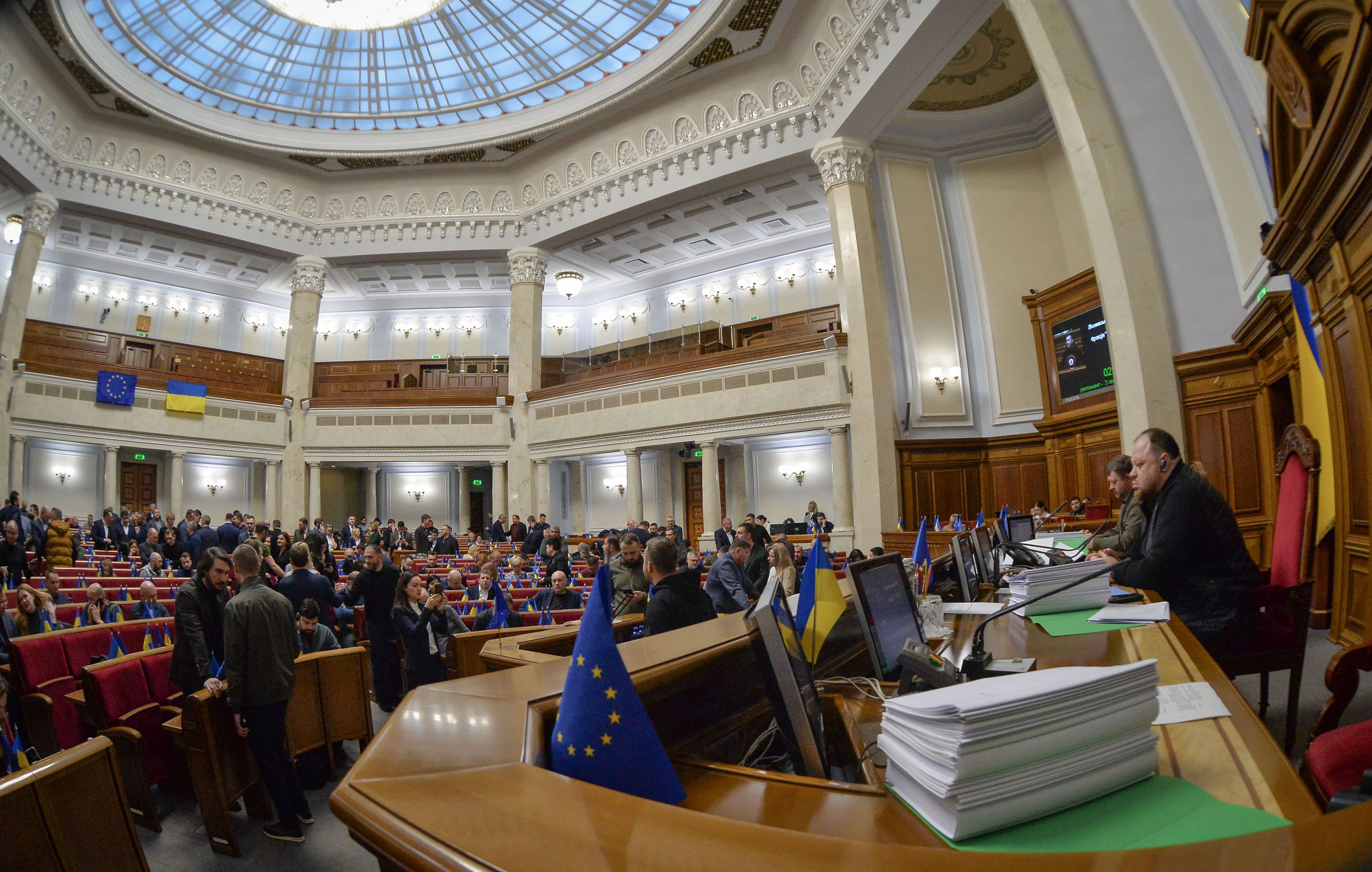 російська федерація не відповідає жодному критерію країн-членів G20