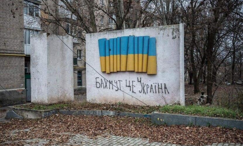 Ворог намагається пробитися через Соледар, а в білорусі  готуються до танкового маршу з форсуванням річки