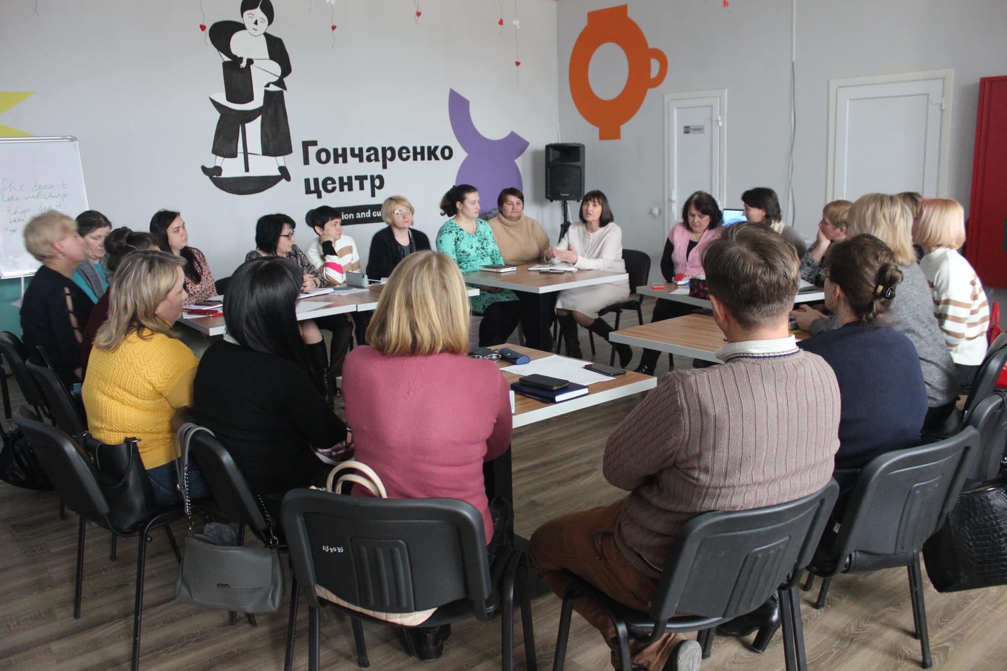 Школярам пропонують...  пересісти у крісло директора