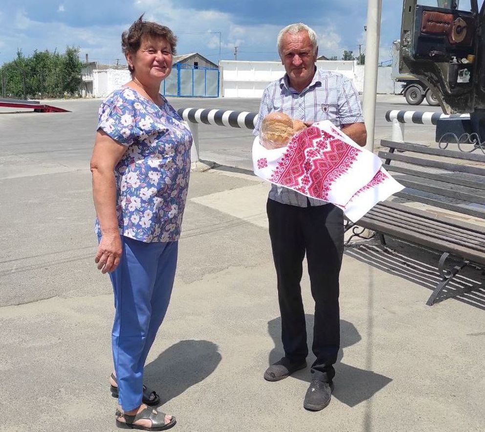 Озимі вже пополовіли, але зерно ще вологе