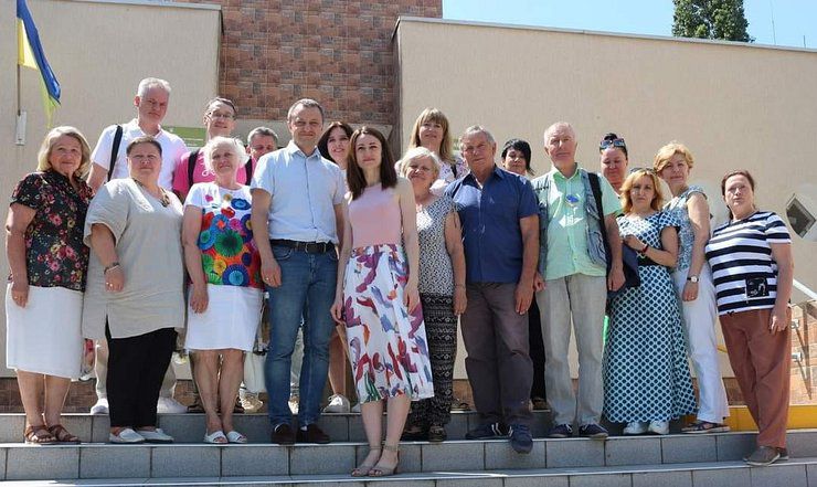 Вивчають українську залюбки