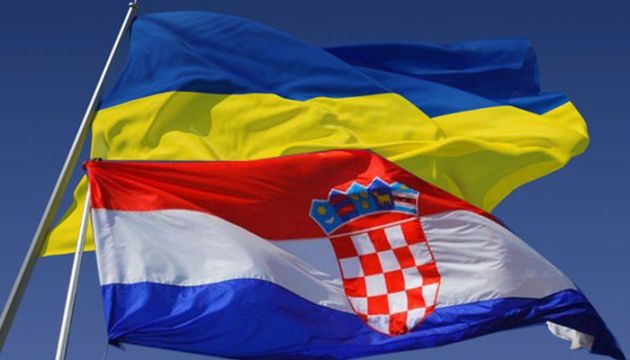 Центр «Червона калина» в Загребі об’єднує біженців і допомагає ЗСУ