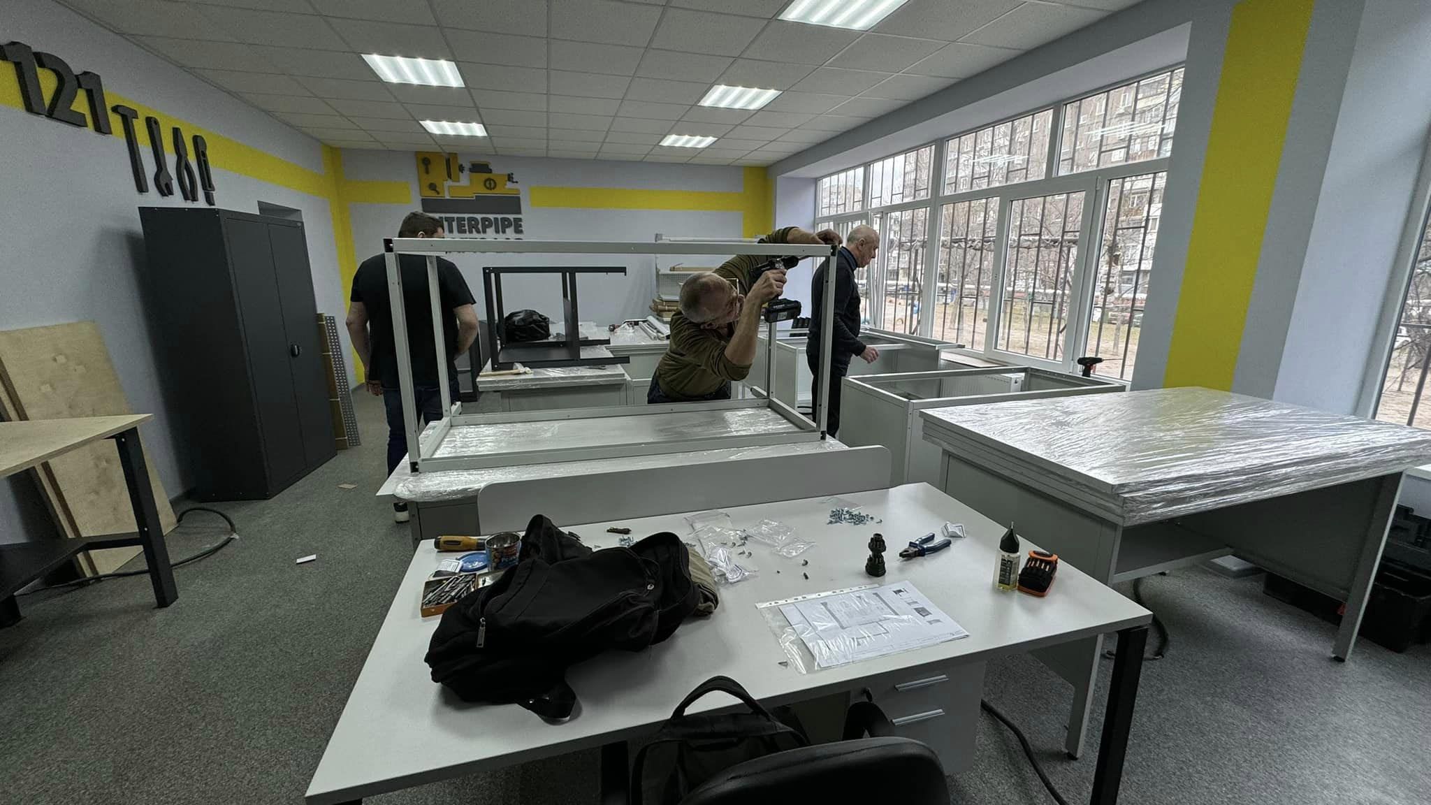 Навчити власними руками будувати майбутнє