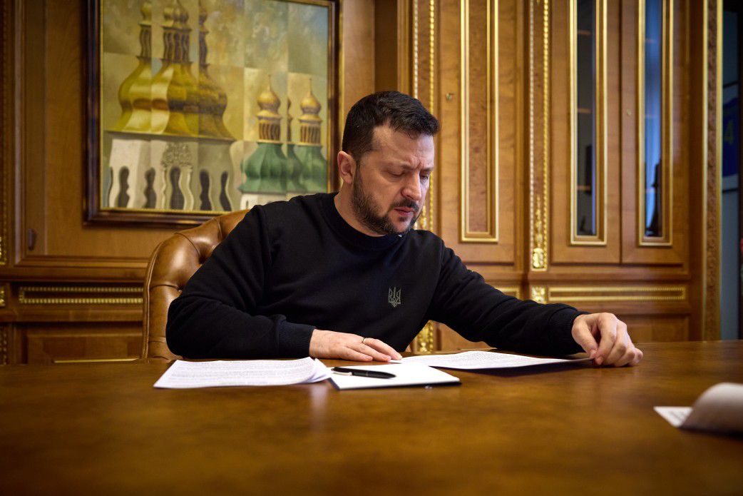 Володимир Зеленський провів телефонну розмову з Майком Джонсоном