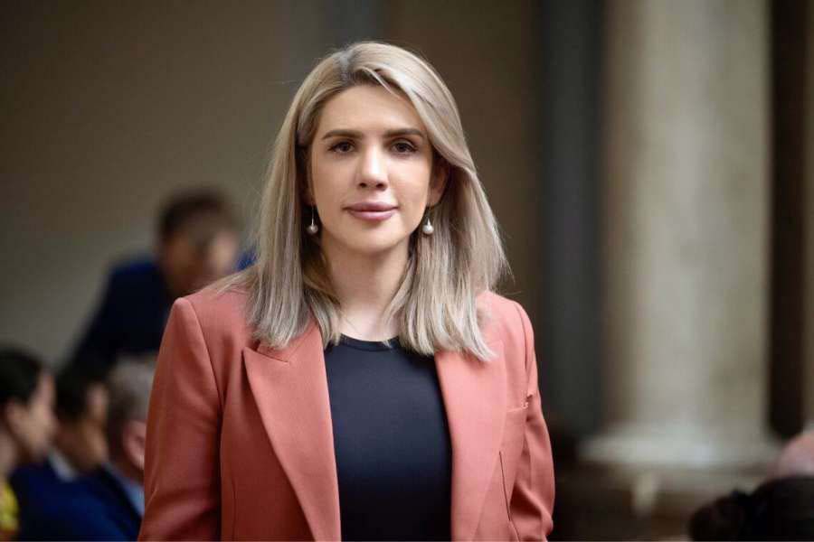 Нашій країні потрібні не лише відсотки із заморожених активів рф, а всі гроші агресора, — Кіра Рудик
