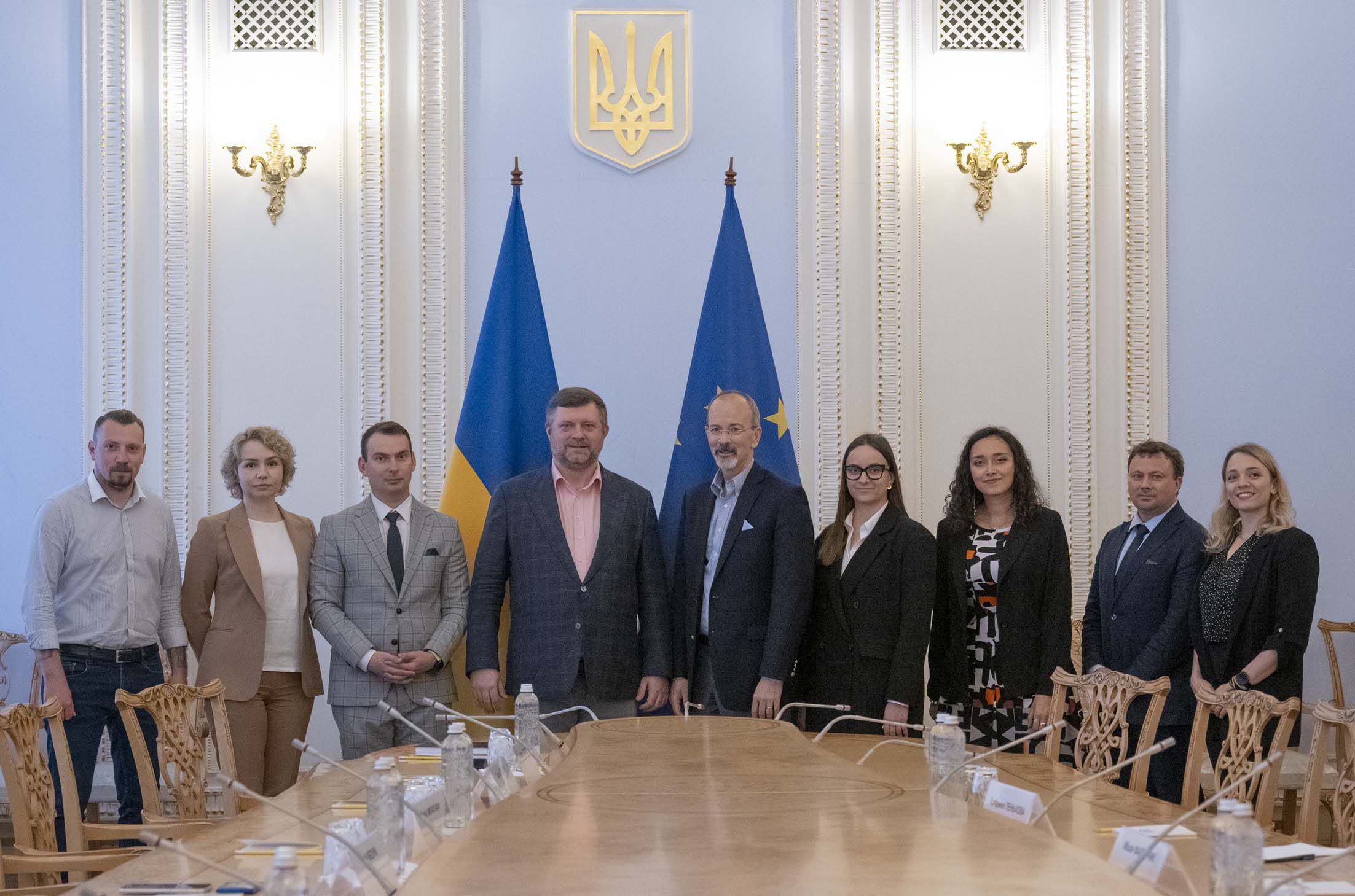 Перший віцеспікер Олександр Корнієнко зустрівся з керівником Підрозділу у справах Євразії Організації економічного співробітництва та розвитку