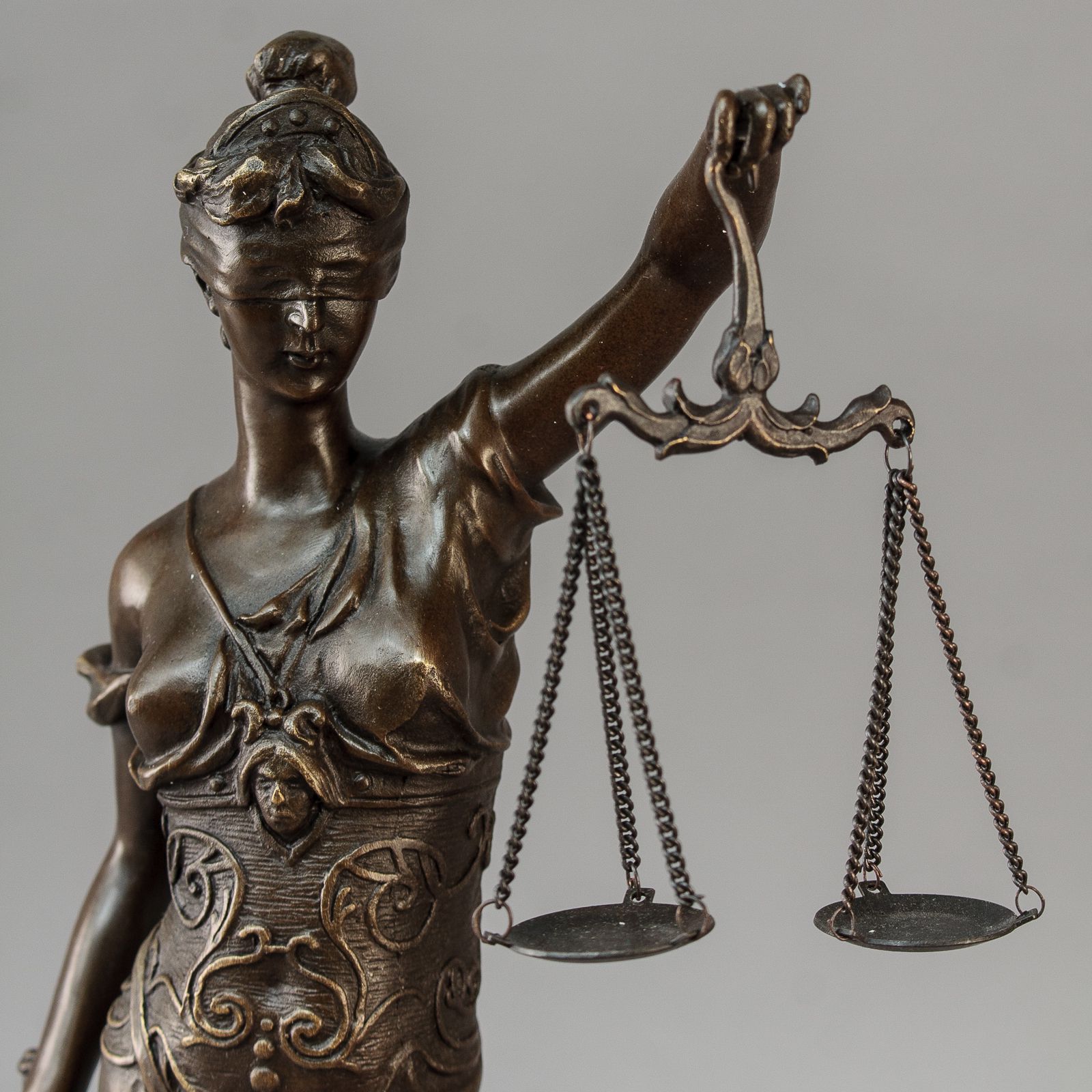 Про питання щодо відповідності осіб, які виявили намір обійняти посаду судді Конституційного Суду України, вимогам до цієї посади