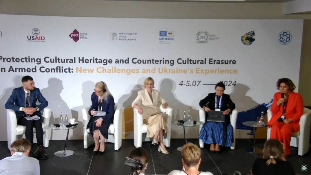 В Україні через російську агресію немає безпечних місць для культурних цінностей