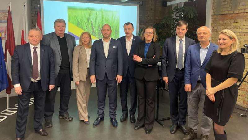 Відбулася конференція з нагоди офіційного закриття Проєкту технічної допомоги ЄС Твіннінг «Наближення національного законодавства України у сфері державного нагляду (контролю) за ГМО у відкритих системах, охорони прав на сорти рослин, насінництва та розсадництва до європейських норм та стандартів»