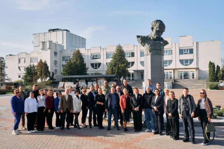 «Київщина. Місця пам’яті»: Комітет з питань гуманітарної та інформаційної політики провів виїзне засідання