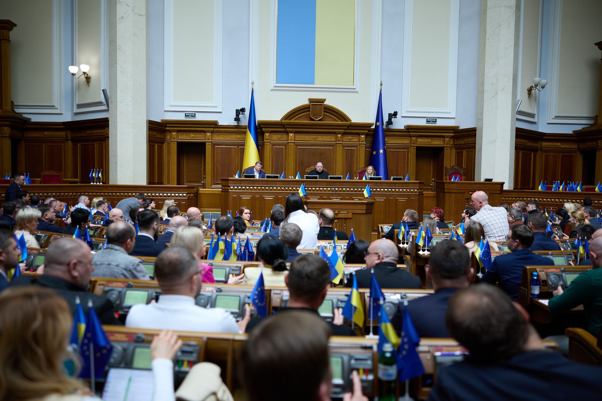 Щодо посилення гарантій права осіб, позбавлених волі, на безоплатну правничу допомогу