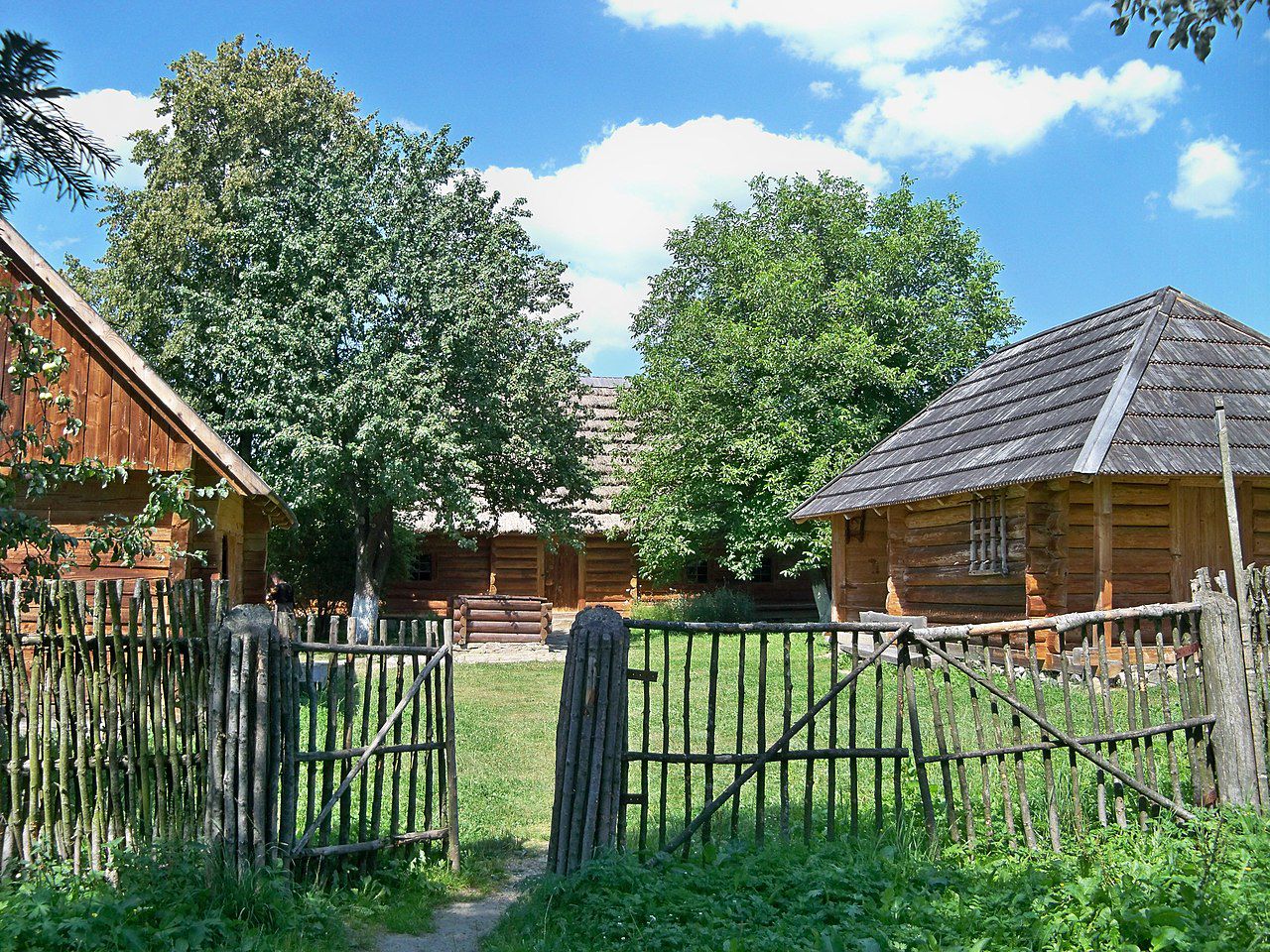 Відкриваємо Львівщину: найпопулярніші туристичні локації у квітні