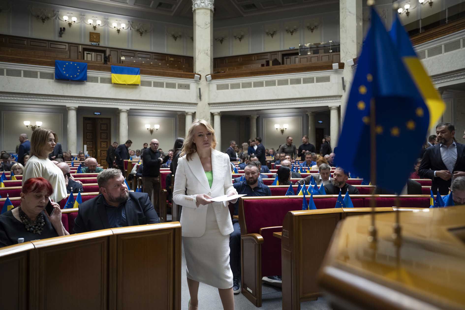 Верховна Рада України на пленарному засіданні 13 травня прийняла два закони, вісім законопроєктів і постанову