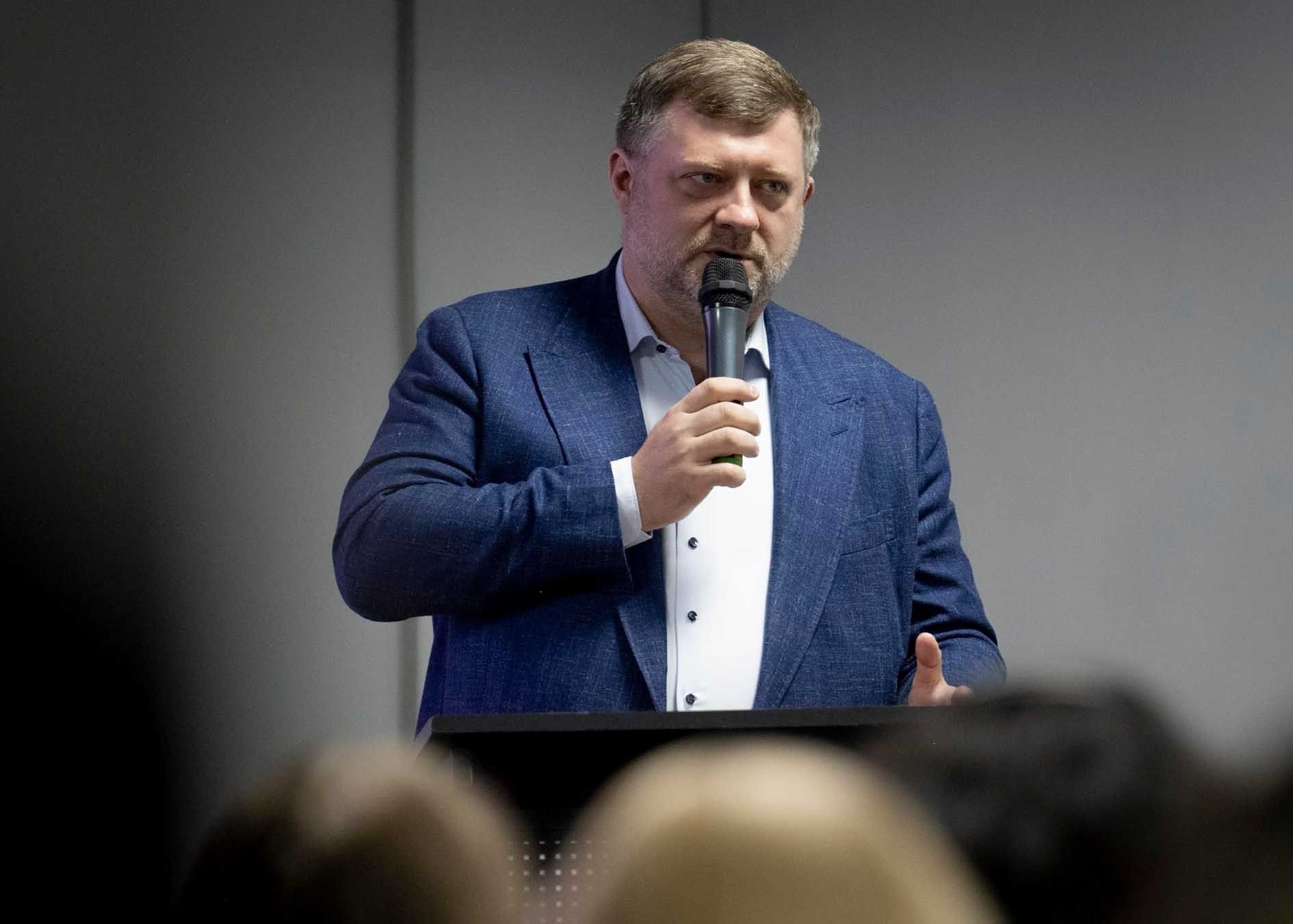 Реформа політичних партій та розвиток парламентаризму  в Україні