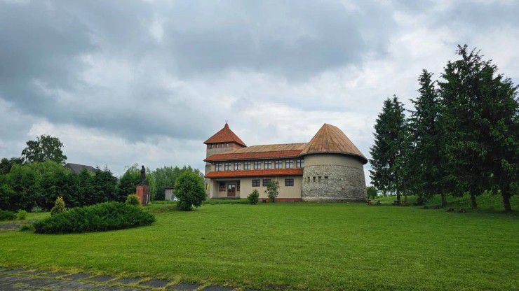 У «Древньому Звенигороді» триває конференція
