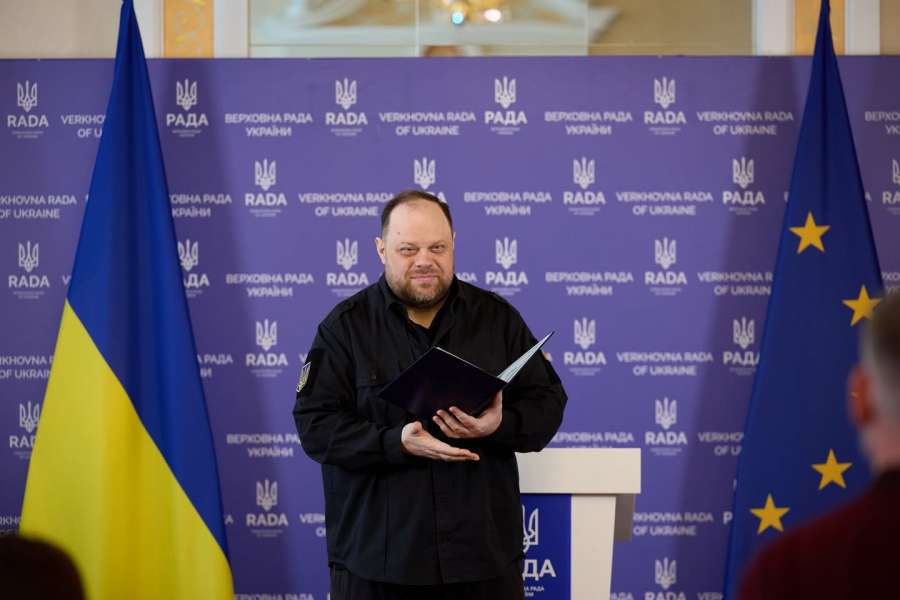Руслан Стефанчук вручив відзнаки Парламенту медичним працівникам, освітянам та представникам громадянського суспільства
