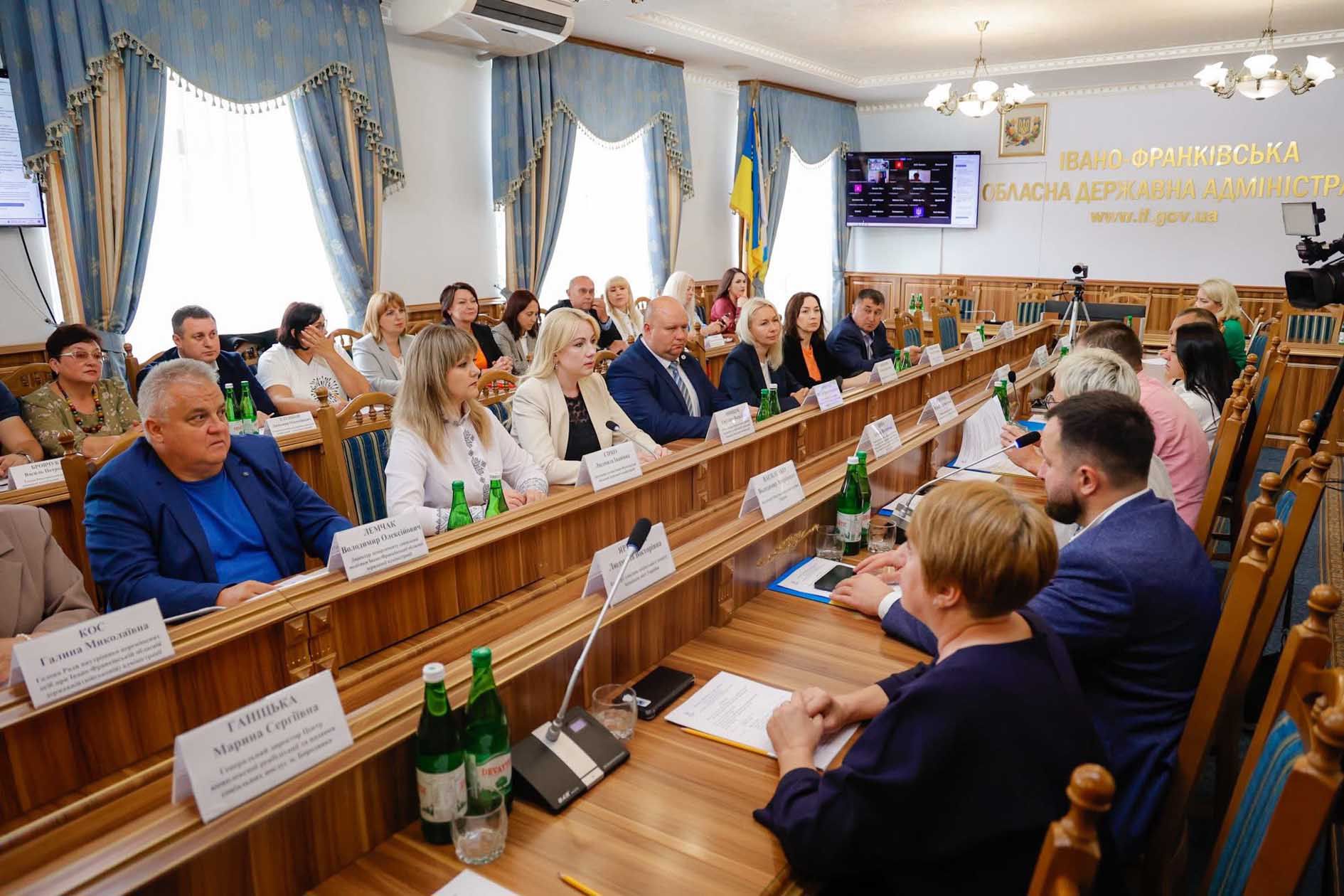 Комітет з питань соцполітики провів круглий стіл в Івано-Франківську
