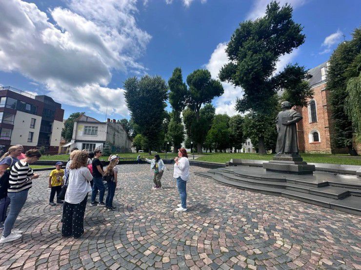 Військовослужбовці та ветерани відвідали Дрогобич і Новошичі в межах проєкту «Терапія мандрами»