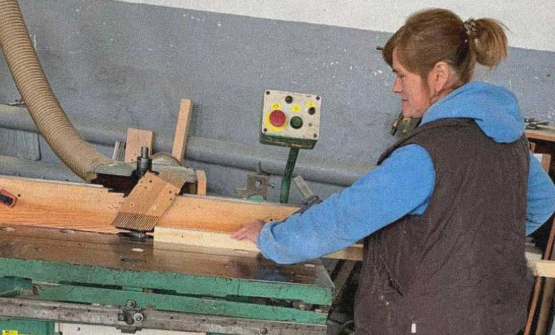 Опановувати умовно чоловічі професії за експериментальним проєктом Служби зайнятості розпочали вже 625 жінок