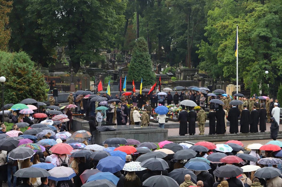 На Личаківському кладовищі вшанували пам’ять полеглих героїв України всіх часів