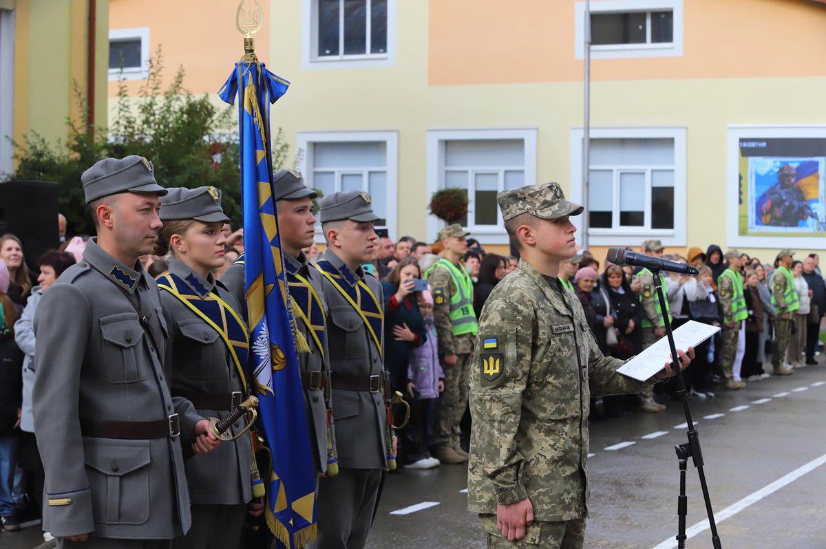 Львівський ліцей імені Героїв Крут прийняв присягу від 189 ліцеїстів, серед них – 14 дівчат