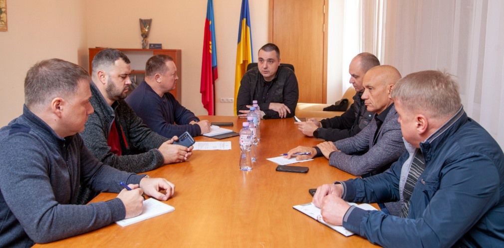 На Нікопольщині обговорили забезпечення сталого зв’язку та доступу до інтернету на прифронтових територіях