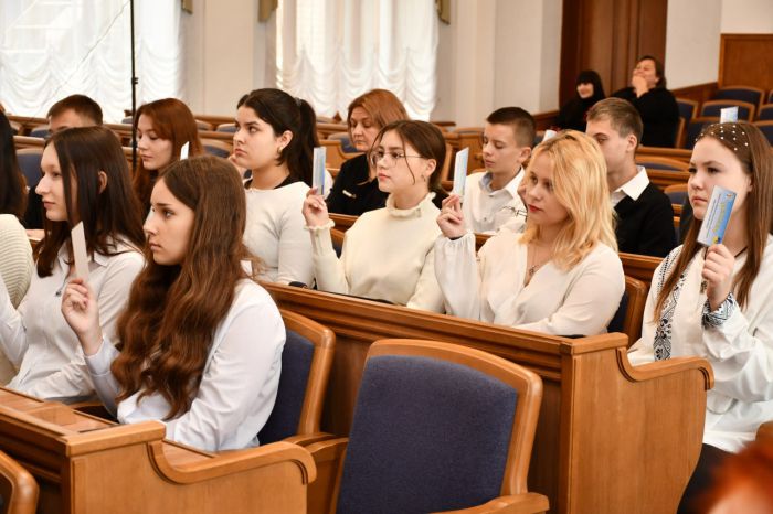 На Кіровоградщині стартувала перша сесія 16-го скликання обласного парламенту дітей