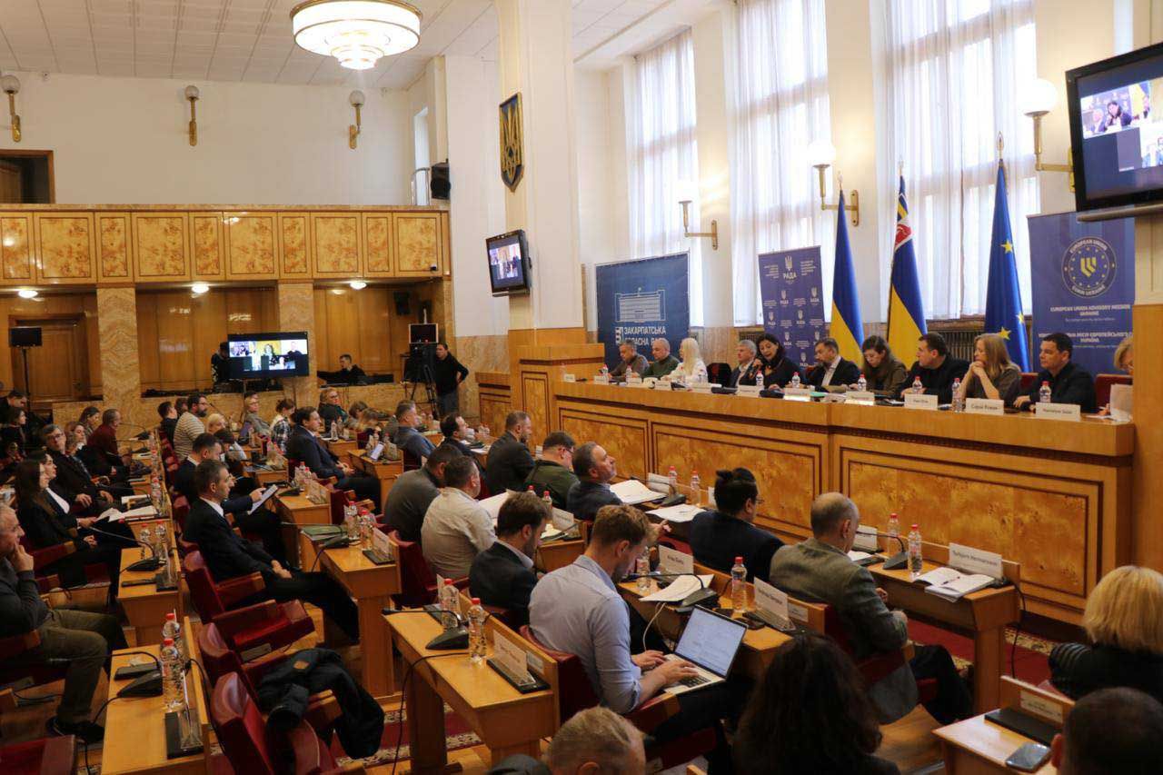 В Ужгороді відбулося спільне виїзне засідання євроінтеграційного та екологічного комітетів щодо будівництва вітрової генерації у Карпатах