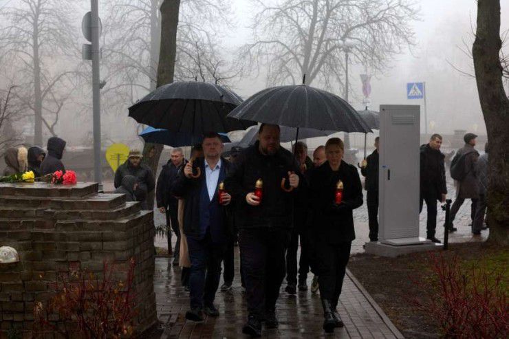 Керівництво Верховної Ради України вшанувало пам’ять Героїв Небесної Сотні у День Гідності та Свободи