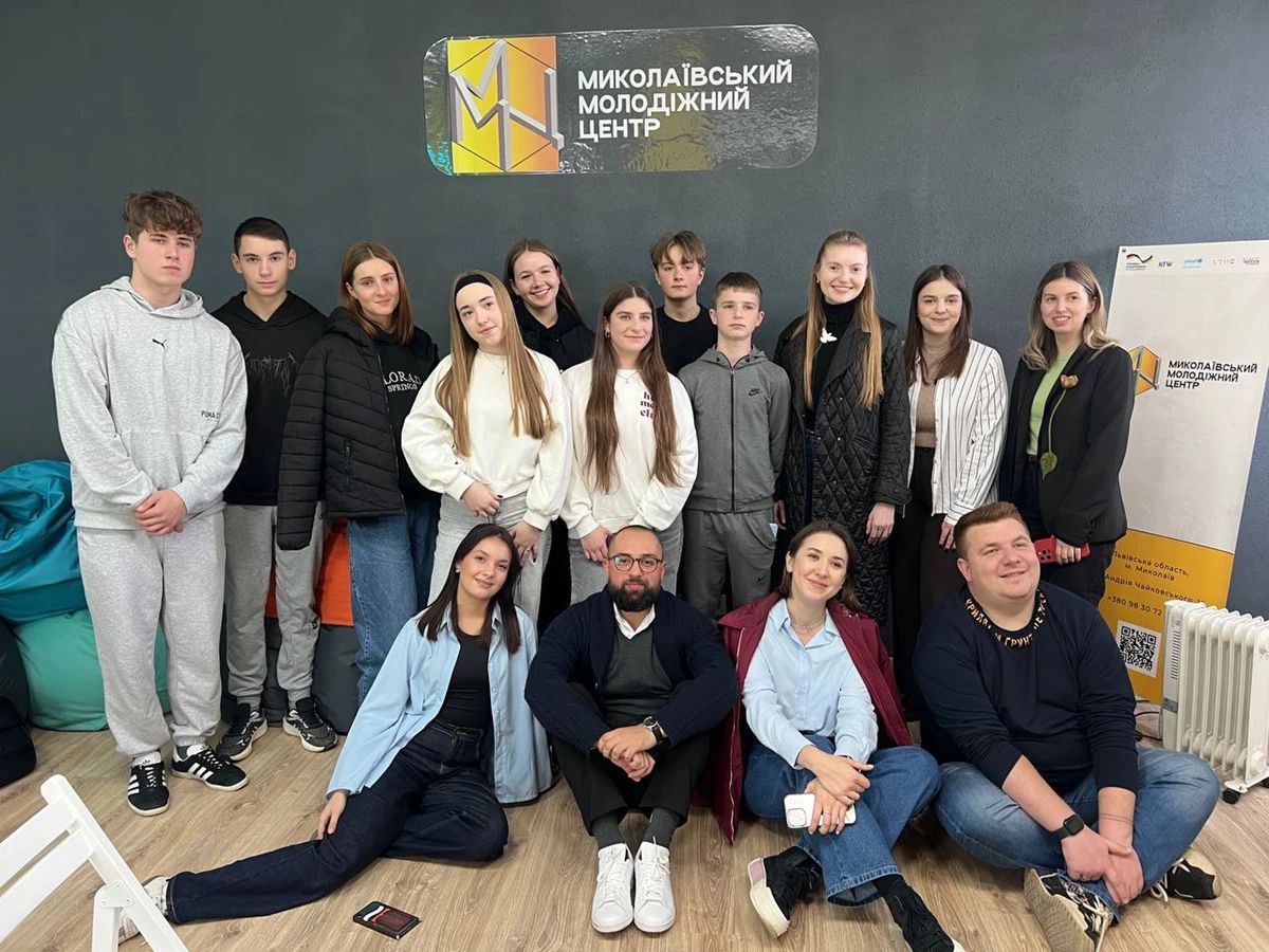 Львівщина розвиває системну роботу з молоддю, щоб утримати її у громадах