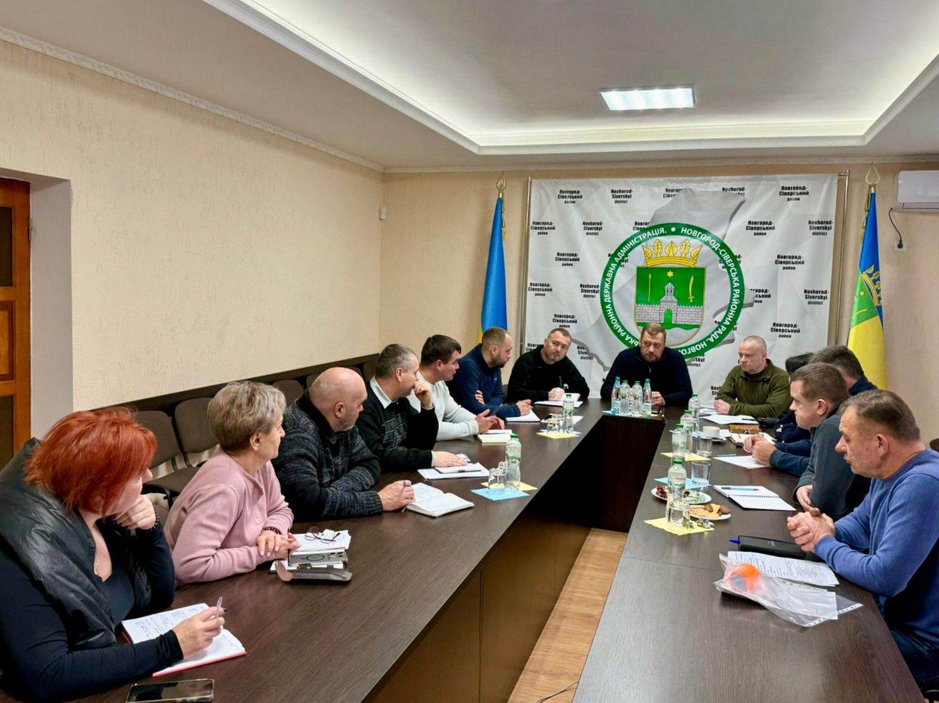 Відновлення після обстрілів: керівництво Чернігівської ОВА працювало в Новгород-Сіверському та Корюківському районах