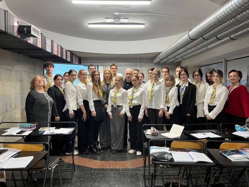 Підвищити зарплату вчителів до рівня трьох «мінімалок» 