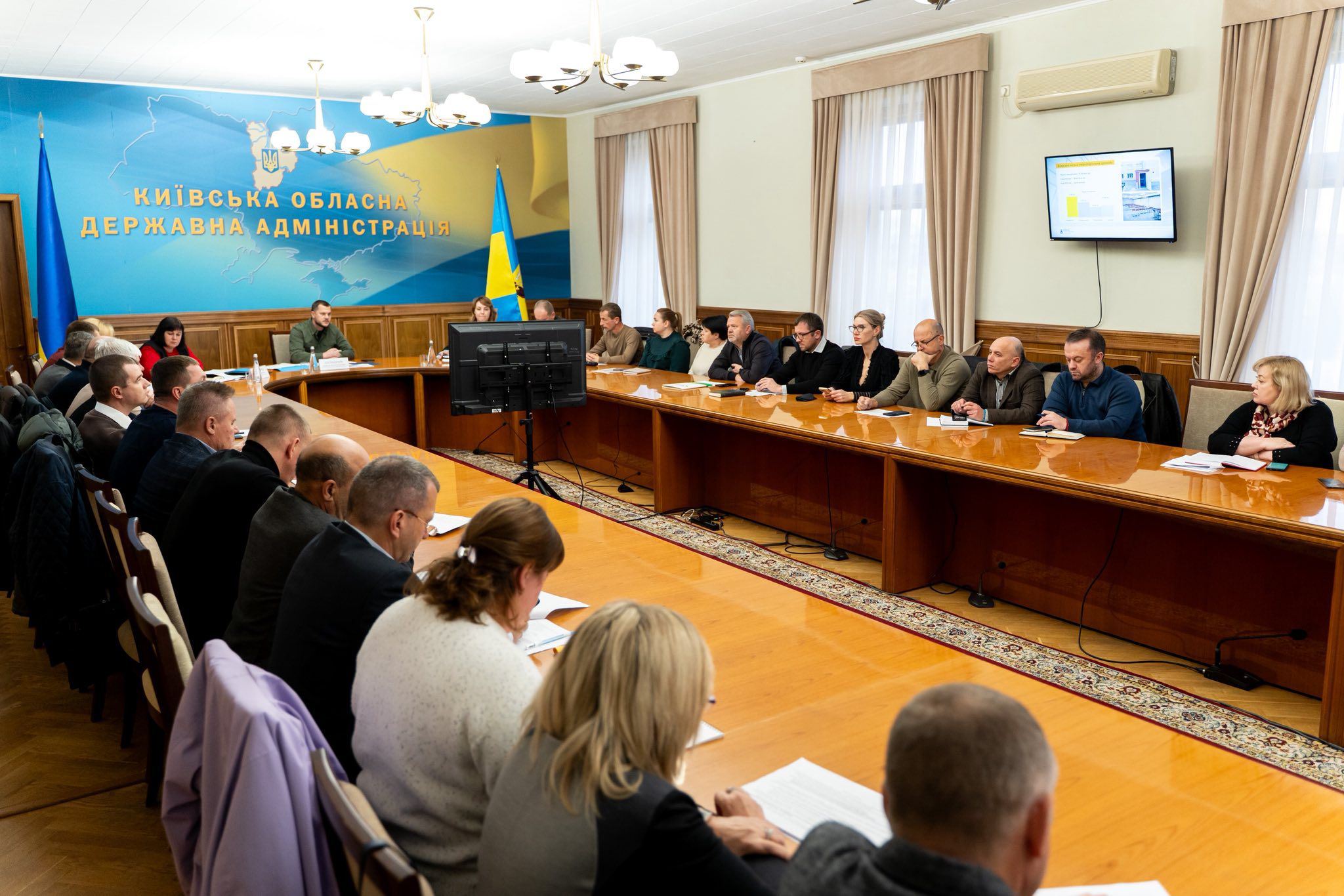 Микола Калашник провів нараду з керівниками громад Київщини щодо використання субвенцій