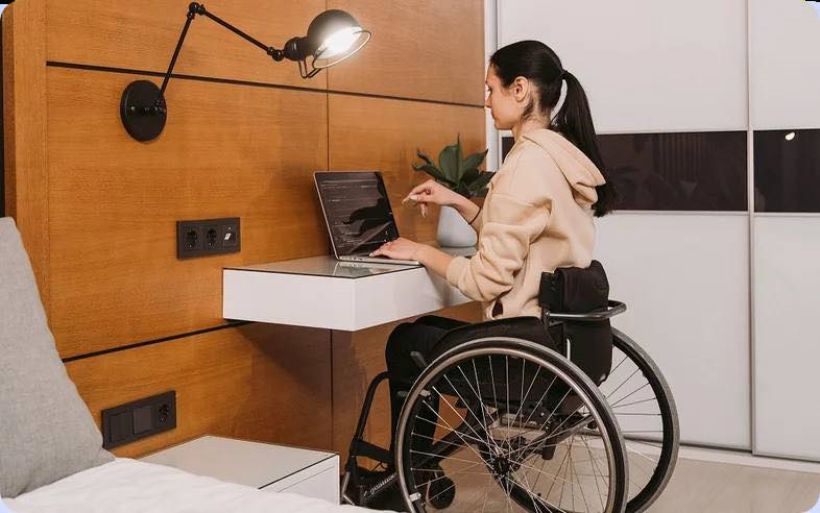 Роботодавці Рівненщини отримали майже 6 млн грн за створення робочих місць для людей з інвалідністю