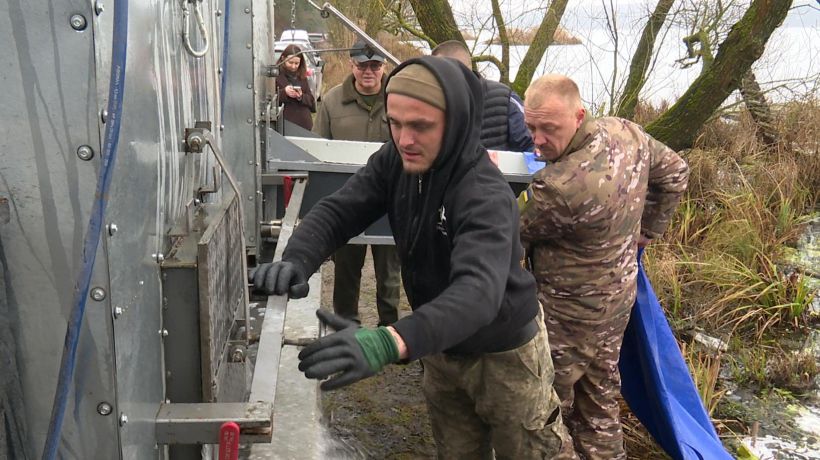 Тернопільщина продовжує зариблення річки Серет у межах програми розвитку рибного господарства