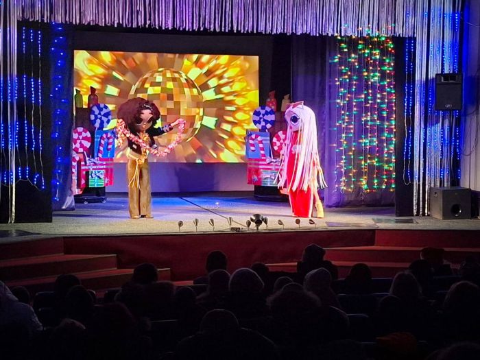 У Кропивницькому театрі ляльок стартували святкові програми для дітей Захисників і Захисниць України