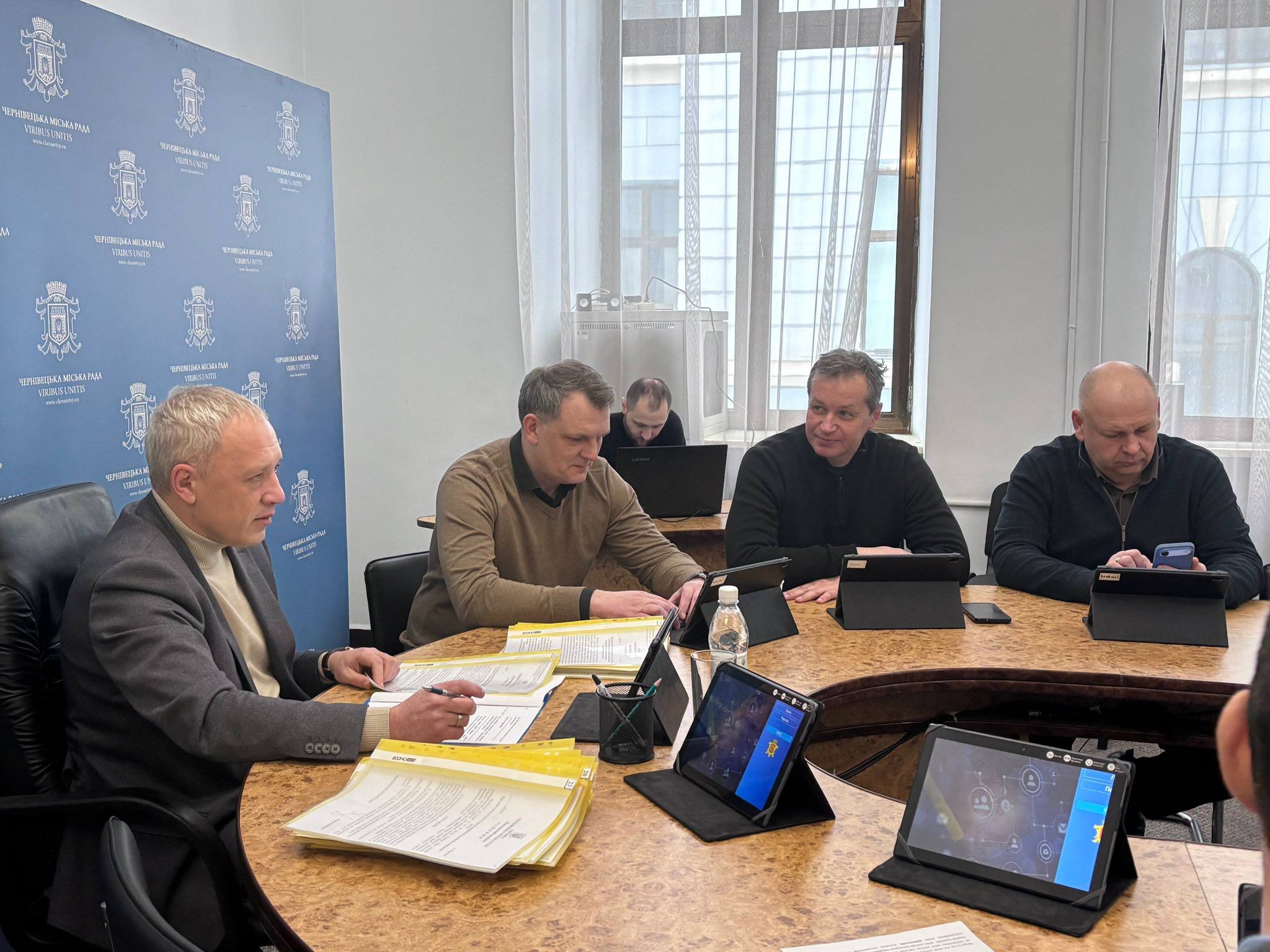 У Чернівцях постійно шукають можливості продовжувати та збільшувати допомогу нашим Захисникам та їхнім родинам