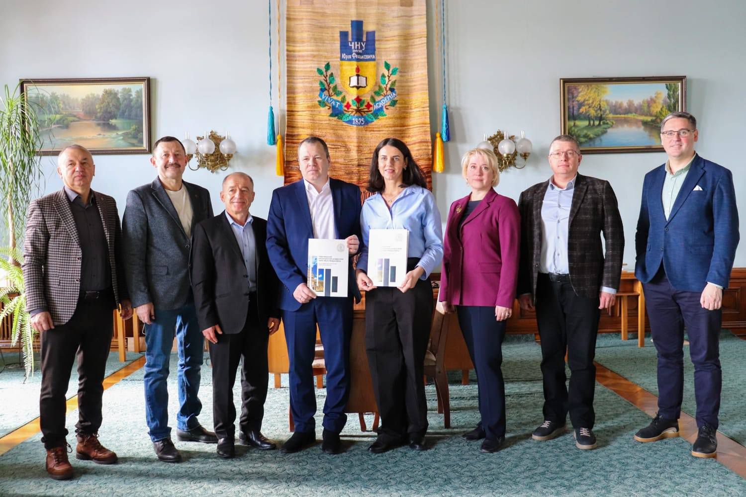Фонд, який організували депутати та підприємці, допоможе чернівецькому університету технологічно