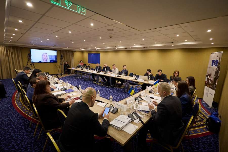 Етичні стандарти та дисциплінарна практика у правничих професіях: представники Комітету з питань правоохоронної діяльності взяли участь у круглому столі