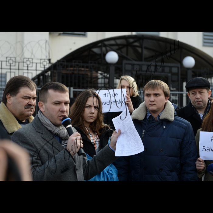 В Києві біля посольства РФ відбулась акція «#FreeSavchenko» на підтримку народного депутата від фракції «Батьківщина», члена ПАРЄ Надії Савченко. Під час акції було оприлюднено «Список Савченко» - список осіб, причетних до викрадення, незаконного засудження та ув’язнeння української льотчиці. 