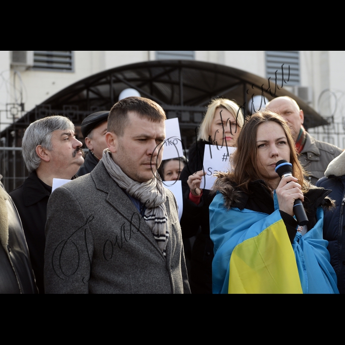 В Києві біля посольства РФ відбулась акція «#FreeSavchenko» на підтримку народного депутата від фракції «Батьківщина», члена ПАРЄ Надії Савченко. Під час акції було оприлюднено «Список Савченко» - список осіб, причетних до викрадення, незаконного засудження та ув’язнeння української льотчиці. 