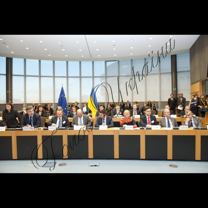 Візит Голови Верховної Ради України до Європейських інституцій (м. Брюссель).
Спільна участь Голови Верховної Ради України Володимира Гройсмана і 
Президента Європейського Парламенту Мартіна Шульца у відкритті інавгураційного засідання Парламентського комітету асоціації.
