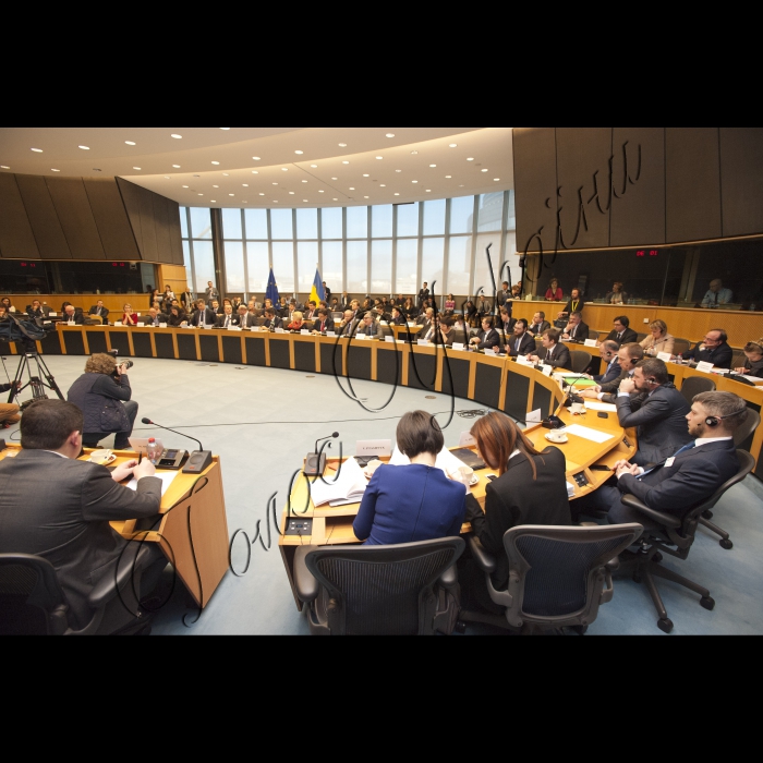 Візит Голови Верховної Ради України до Європейських інституцій (м. Брюссель).
Спільна участь Голови Верховної Ради України Володимира Гройсмана і 
Президента Європейського Парламенту Мартіна Шульца у відкритті інавгураційного засідання Парламентського комітету асоціації.
