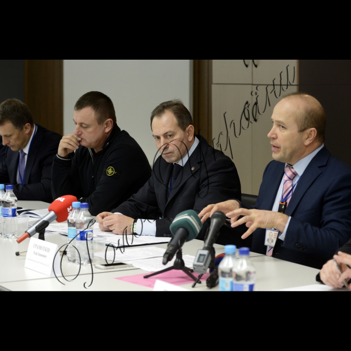 Робоча поїздка на Чорнобильську АЕС членів комітету Верховної Ради України з питань екологічної політики, природокористування та ліквідації наслідків аварії на ЧАЕС.
Генеральний директор Державного спеціалізованого підприємства 